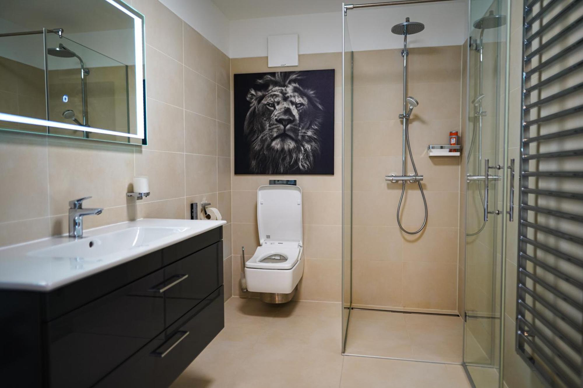 וינה Modern Stylish Design Apartment With Free Parking Emily מראה חיצוני תמונה