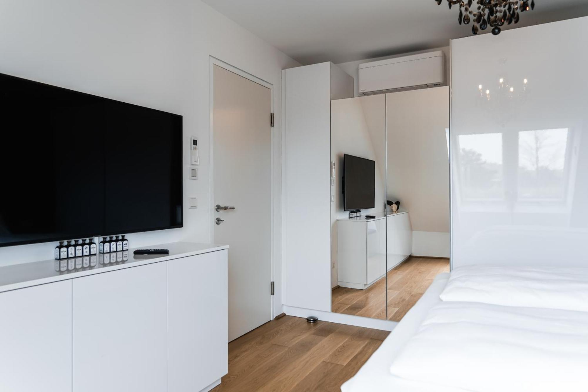 וינה Modern Stylish Design Apartment With Free Parking Emily מראה חיצוני תמונה